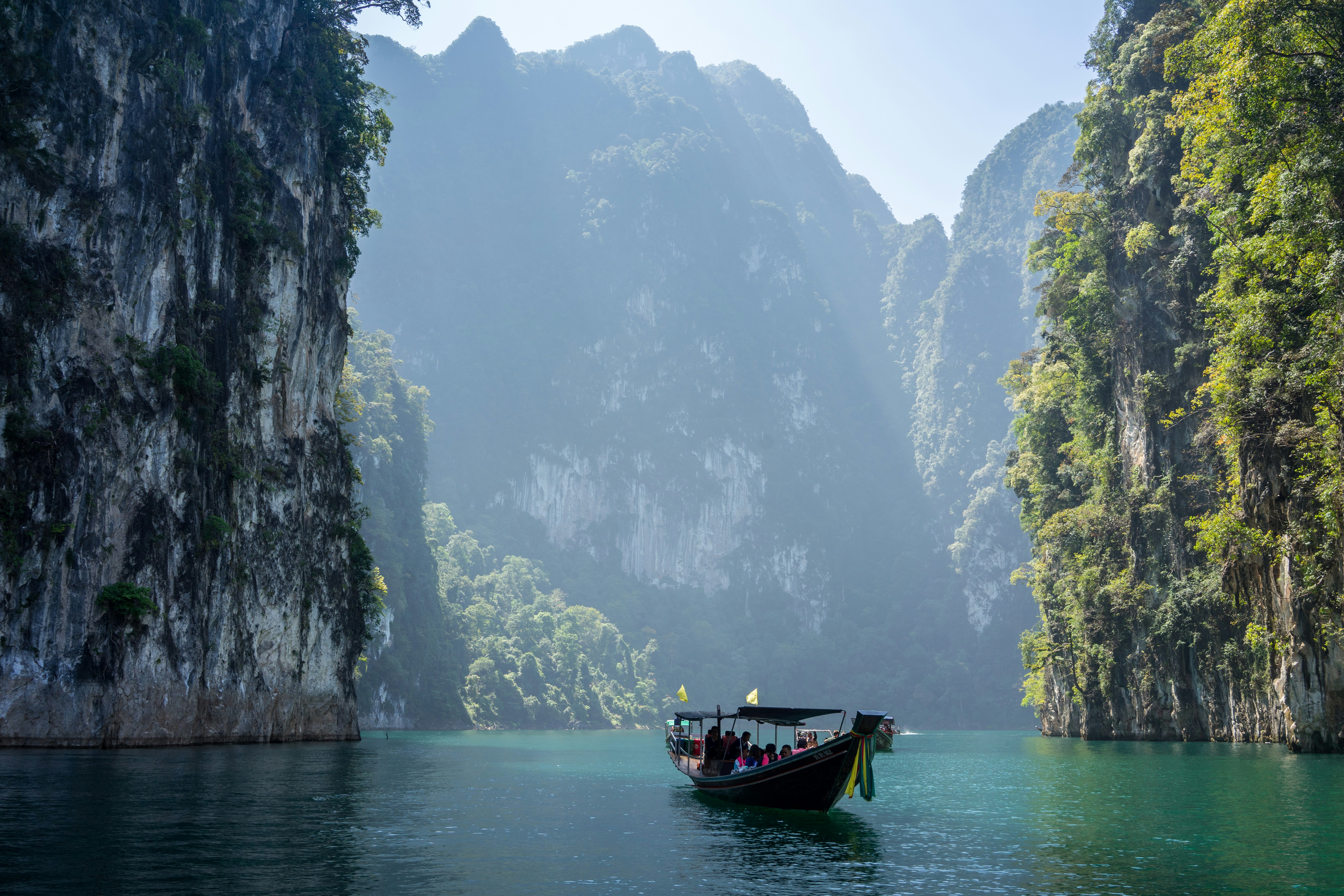 Thailand Island Hopping 2026: Routes, Ferries & Staying Online