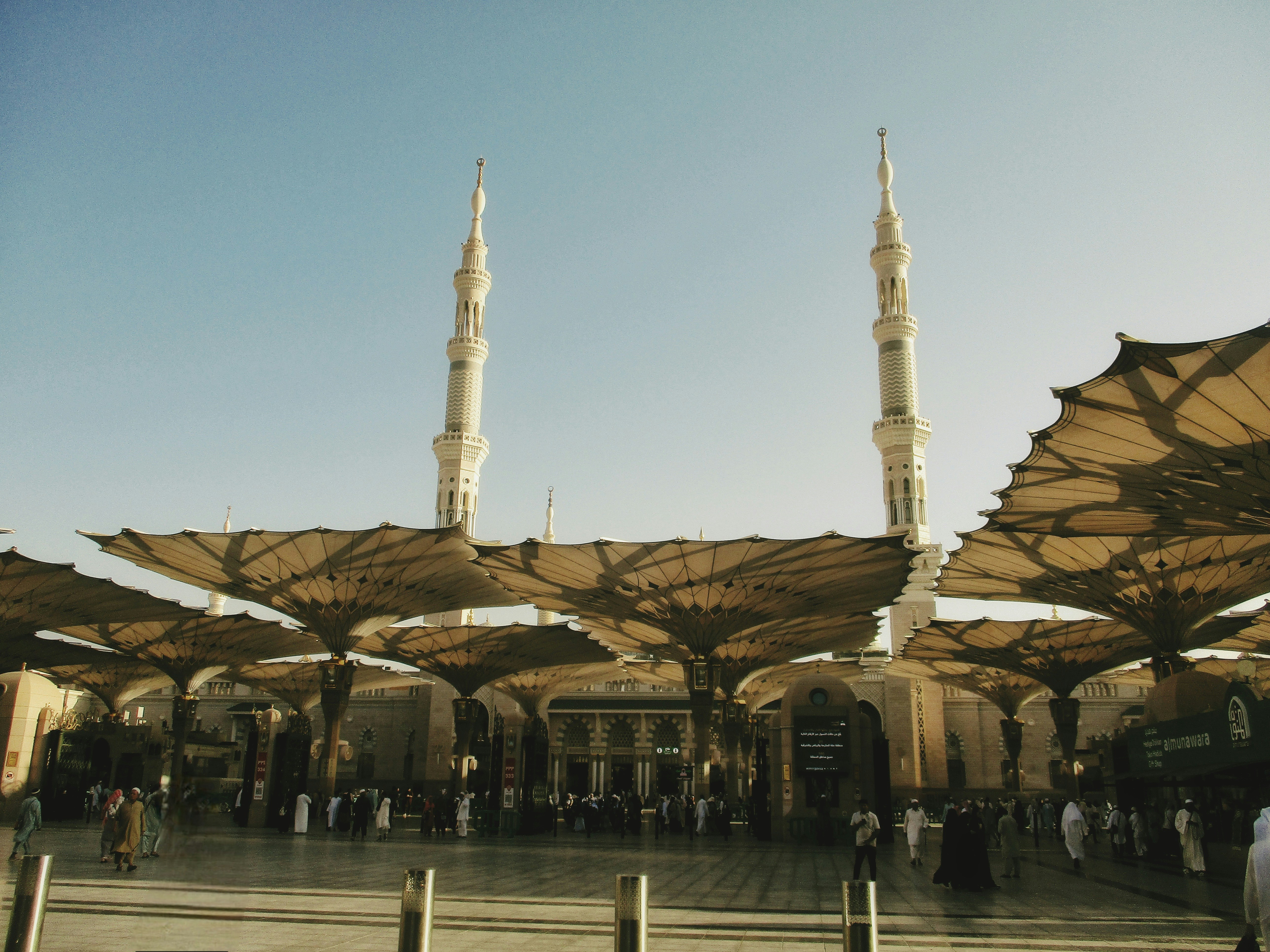 Using an eSIM for Umrah and Hajj in Saudi Arabia