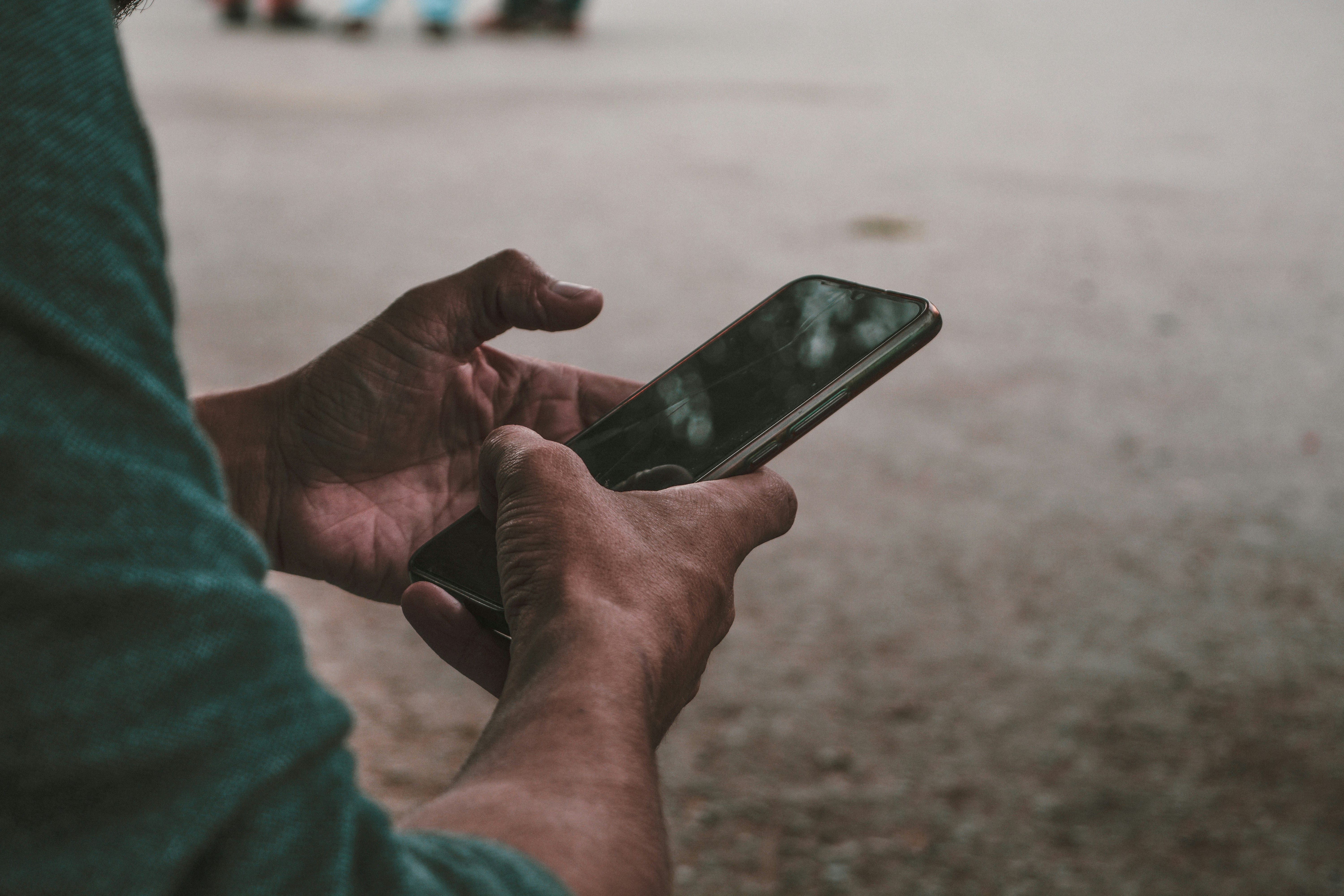 Does Your Phone Need to Be Unlocked to Use a Travel eSIM?